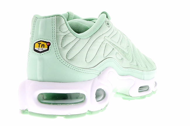 nike air max plus satin