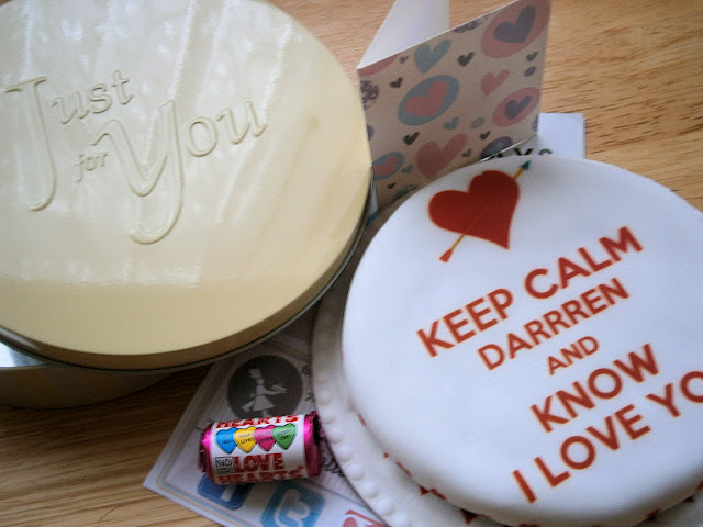keep calm and carry on love heart cake design