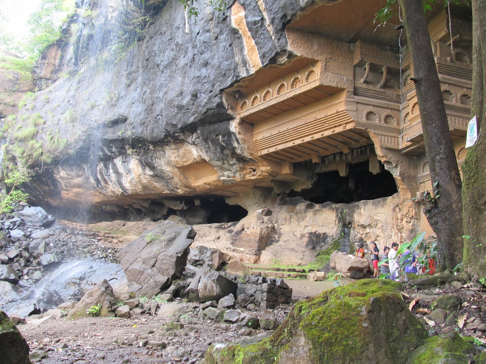 photos of trek trip Kondane Caves (NeaR KarJat)