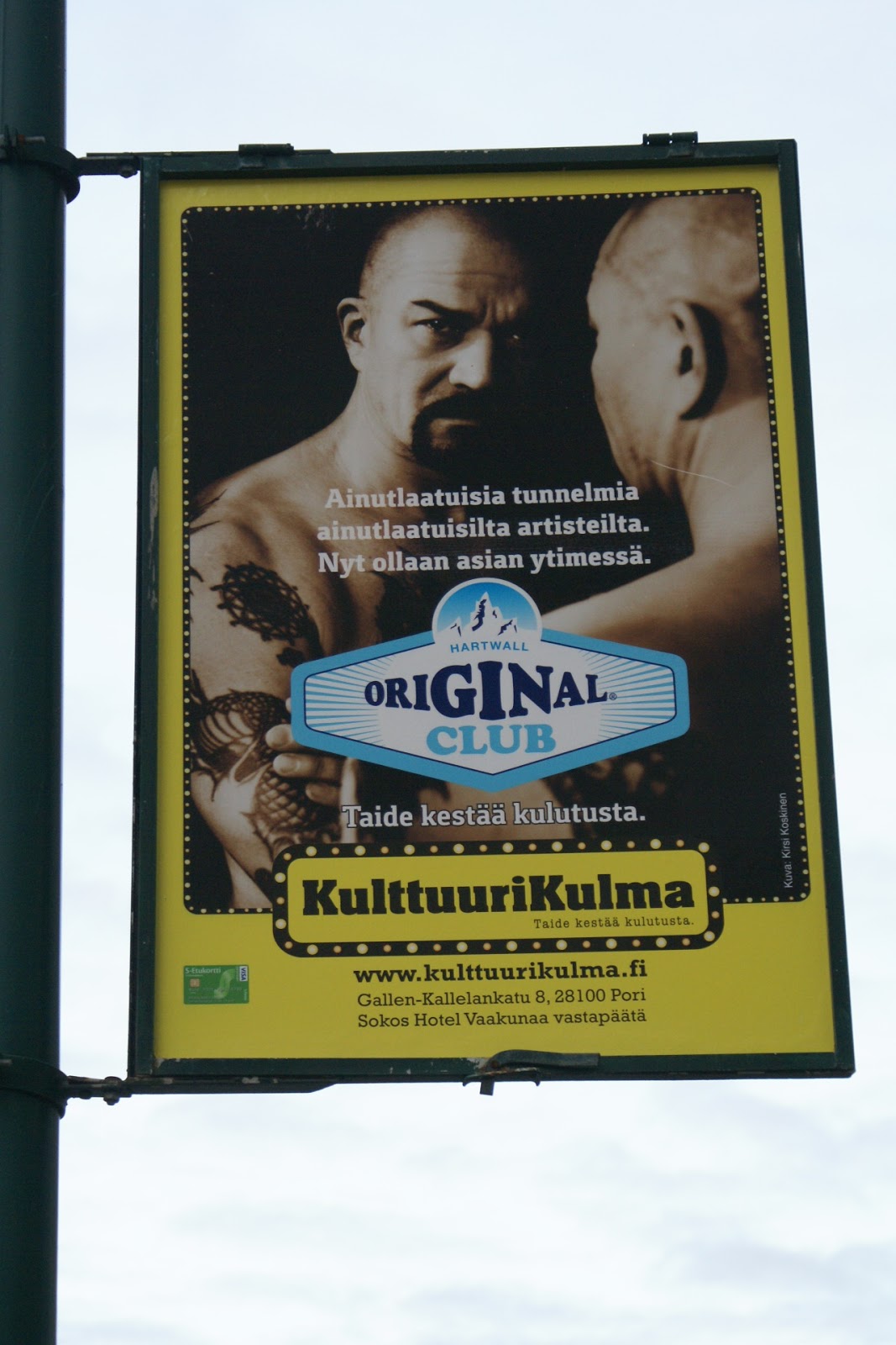 Typografiaa: Hyvät ja Huonot mainokset
