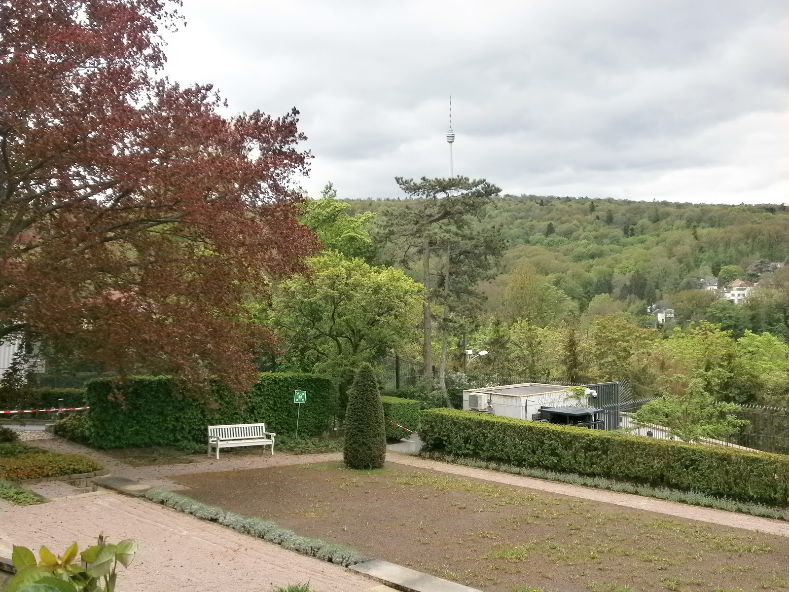 Wege in der Region Stuttgart Das ClayHaus bei der Villa Reitzenstein