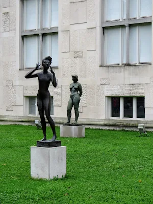Ljubljana in 3 days: sculpture outside the Museum of Modern Art