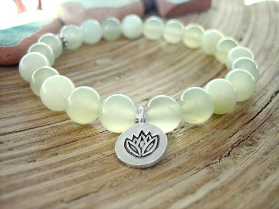 norwegian wood jewelry Lotus Flower Bead Bracelet | 570 x 428