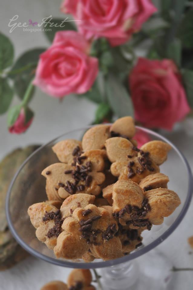 GeeHut Biskut Nestum Nutella