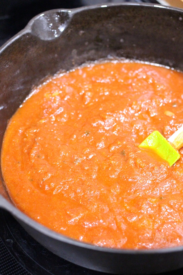 Creamy Tomato and Blue Cheese Soup - Mama Loves Food