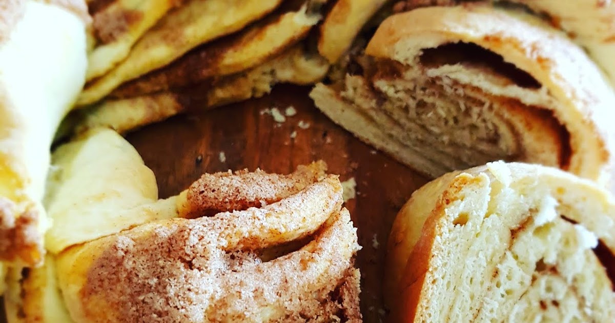 Zimt-Kardamom-Kranz - Rezeptra - Food and More Zimt-Kardamom-Kranz - Rezeptra - Food and More