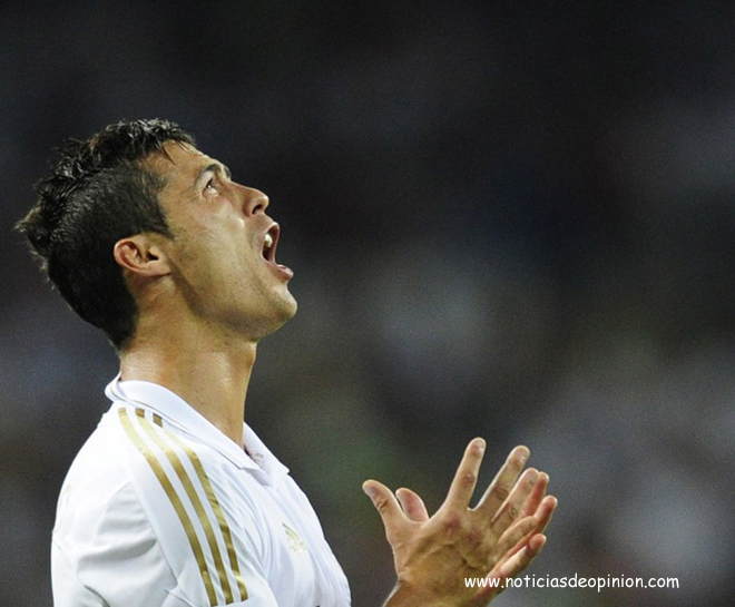 Fotos del Madrid-Barça editadas con Photoshop (ida de la Supercopa 2011) Fotos del Madrid-Barça editadas con Photoshop (ida de la Supercopa 2011)