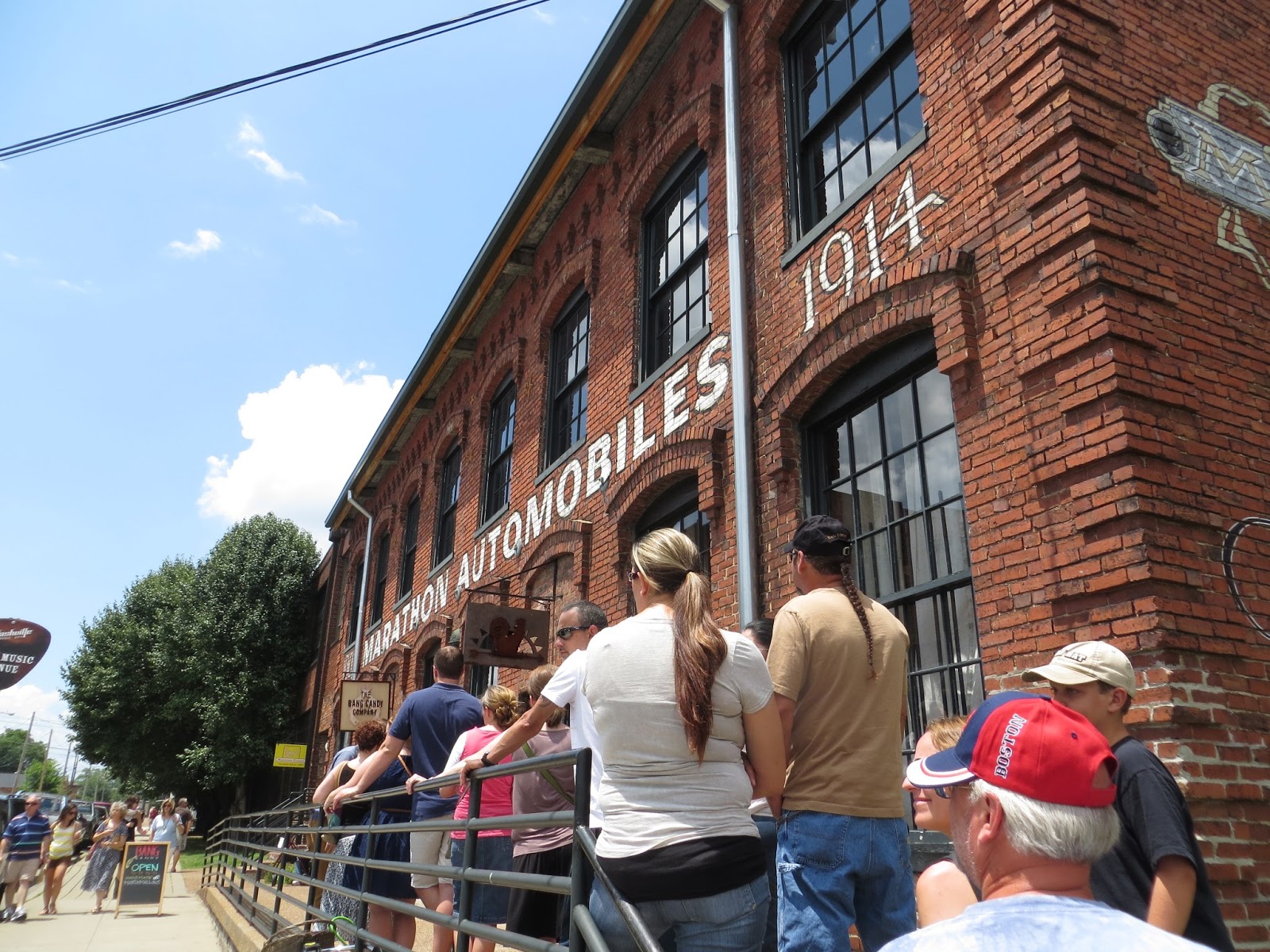 Sweet Meanderings Visiting the American Pickers' Store in Nashville