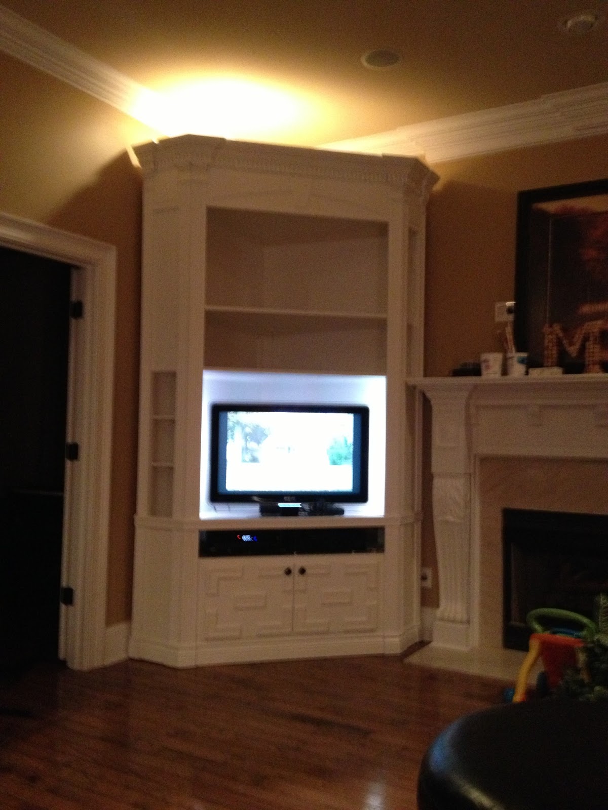 THINK MAKE LIVE LOVE HOMEMADE TV STAND PART 3