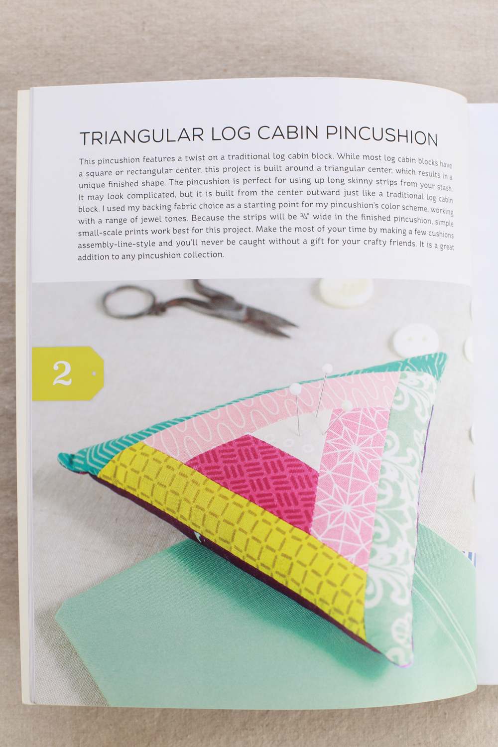 In Color Order 50 Little Gifts Triangular Logcabin Pincushion