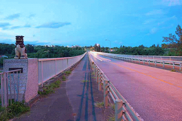 bridge, Kin Town,shisa, statue, traffic, headlights, tail-lights, evening