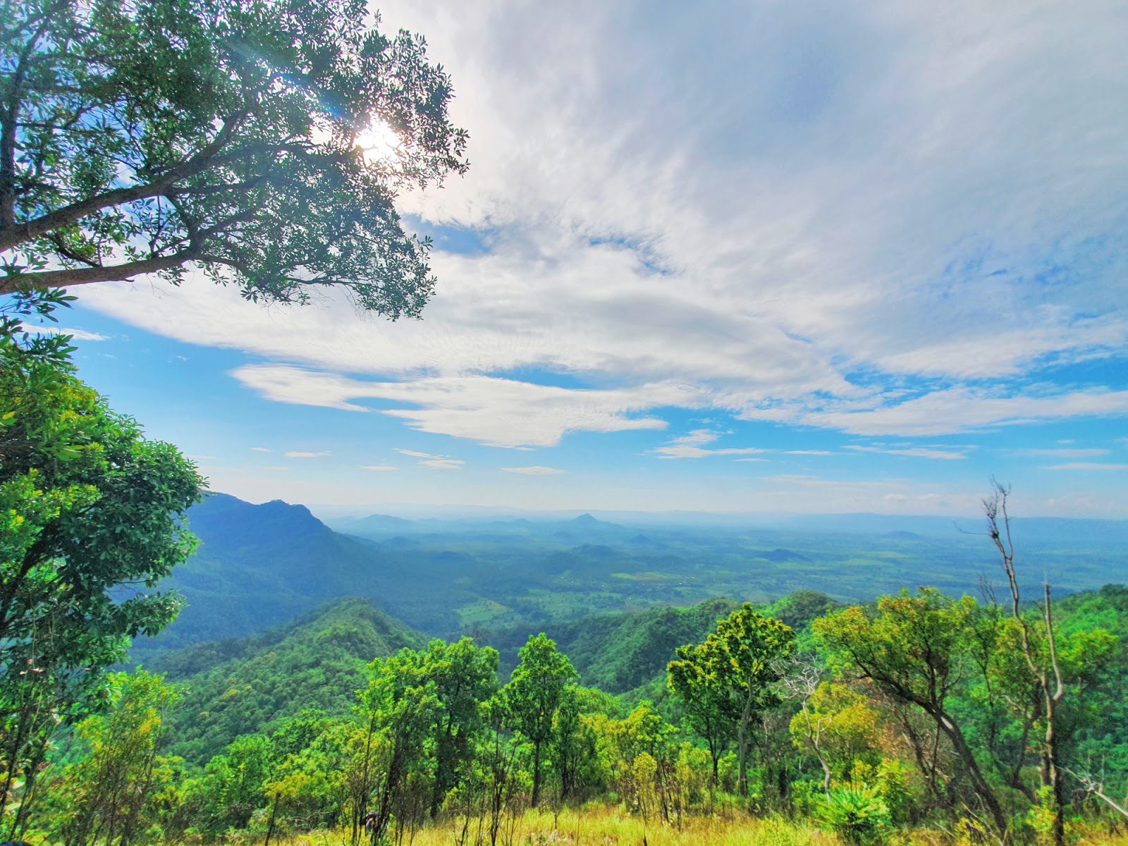 អ្នកចូលចិត្តដើរព្រៃ សាកទៅលេងភ្នំទំព័រម្តង បានដឹងថា សប្បាយយ៉ាងណា – Popular Magazine