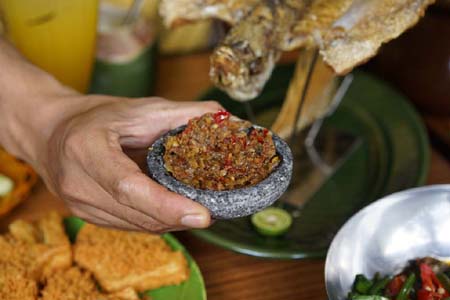 5 Rumah Makan Sunda Favorit di Kota Bandung - Bandung Aktual