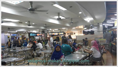 ruang makan bahagian dalam Pelita Juru