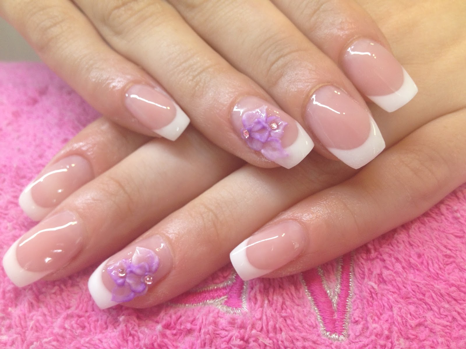 GLAMOUR NAILS: French white + 3D flowers