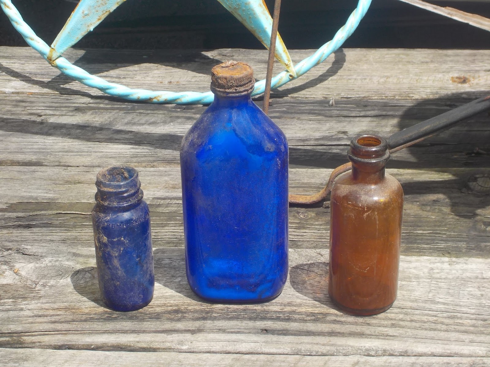 Sam's Country Porch Antiques Dozens of Old Medicine Bottles 25 each