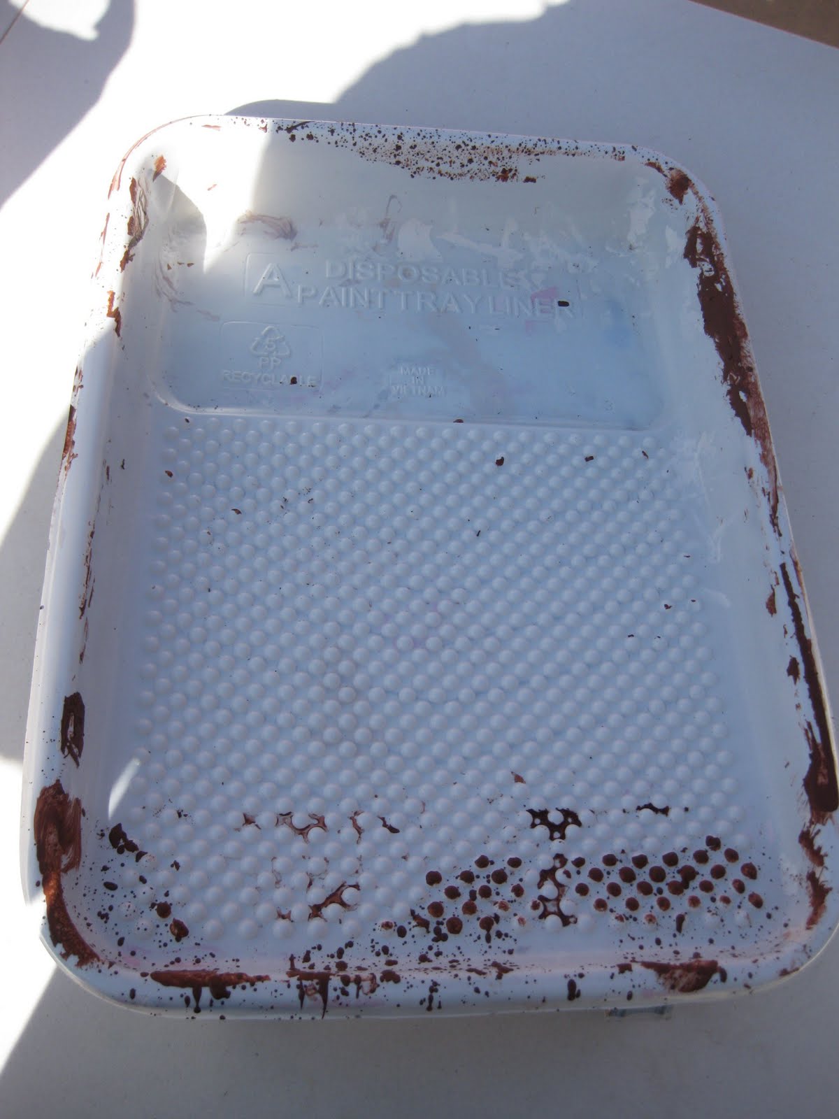 Homeowners and DIYers Tip to reuse paint tray