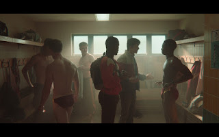 Sex Education 1x04 - Kedar Williams-Stirling & Naked Extra 🎥 - Desnudos
