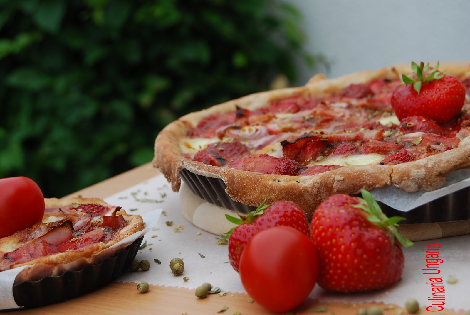 Culinaria Ungaria: Erdbeer-Tomaten-Torte mit Mozzarella und Estragon