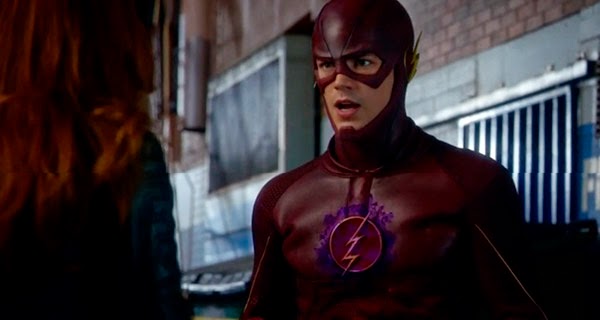 El traje de Barry Allen explota gracias a Plastique en The Flash 1x05 