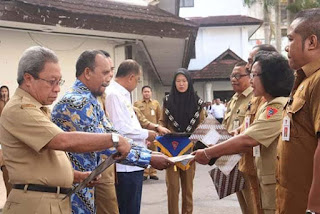 12 OPD Dapat Apresiasi Terbaik Dalam Pelayanan Publik 1 Om busman oke