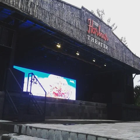 foto harbour theater di jogja bay