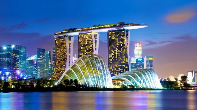 World Class Attractions and Cuisines Not to Miss in Singapore