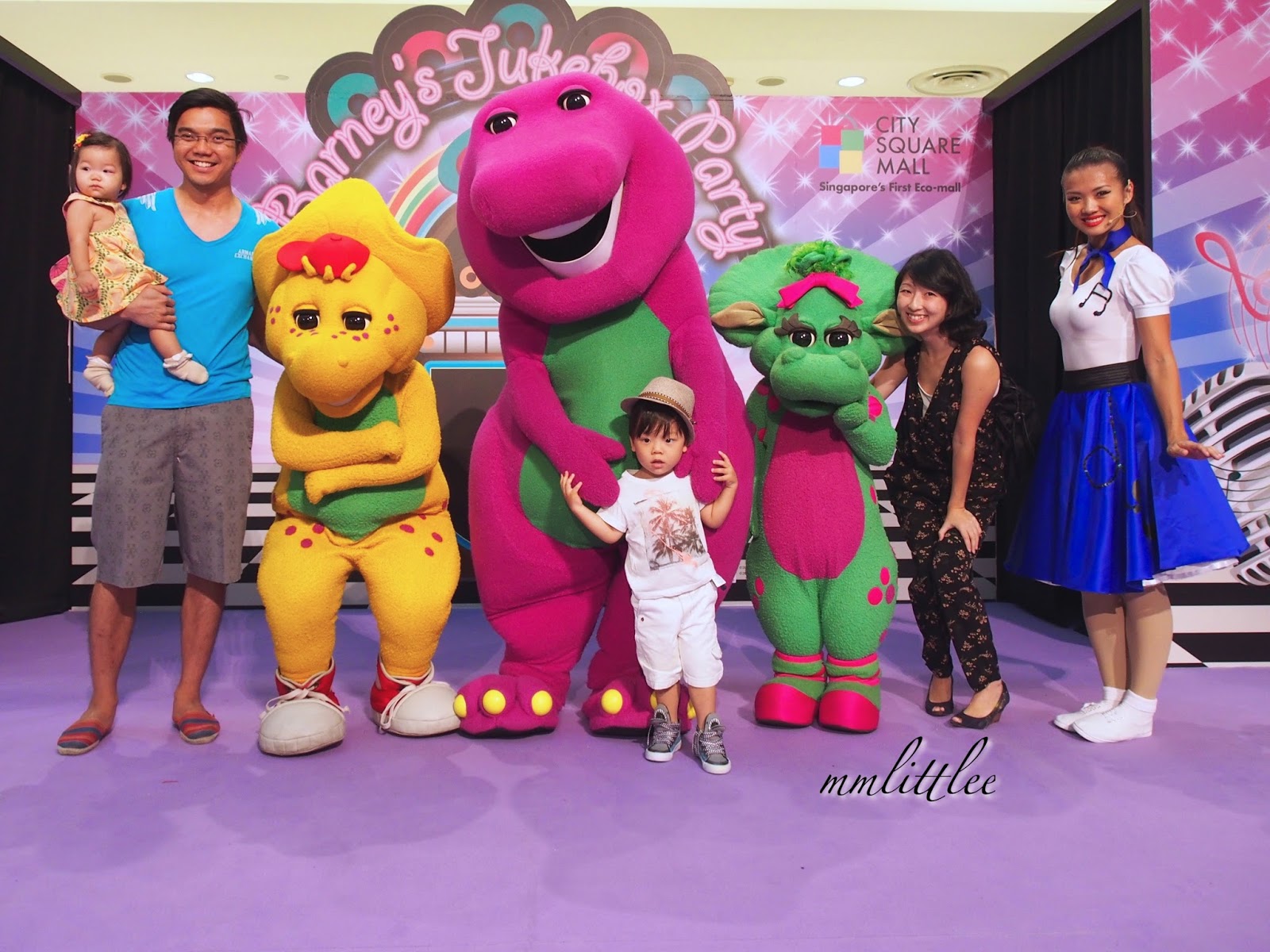 City Square Mall Barney's Jukebox Party "Live" On Stage