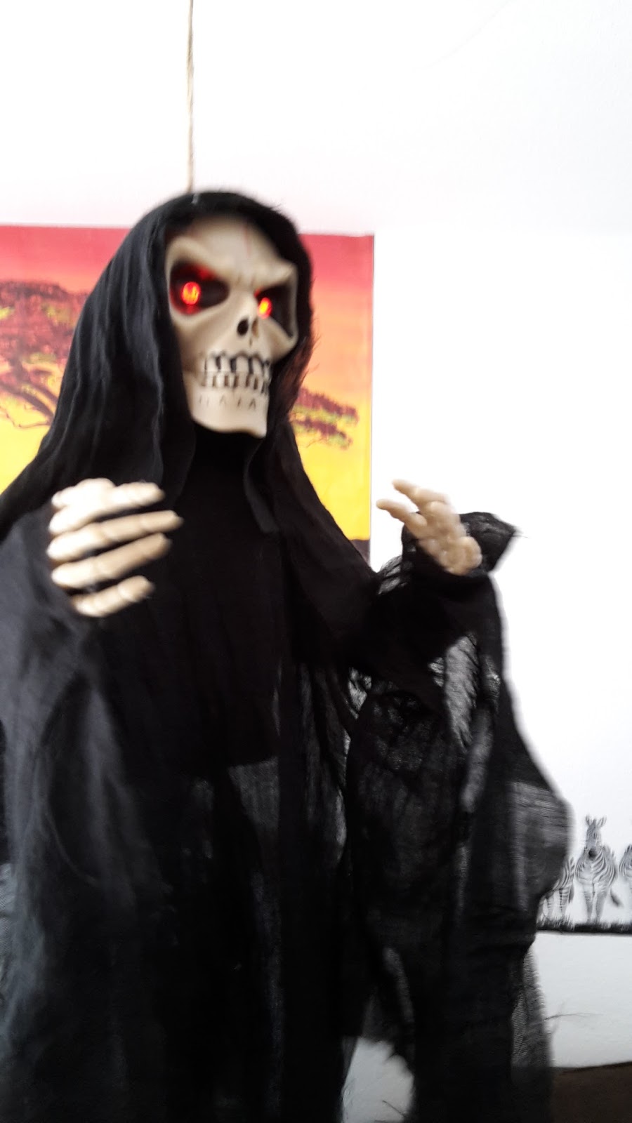 NET TOYS Totenschädel Deko - Weiß-grauer Totenkopf Für Halloween & Partys