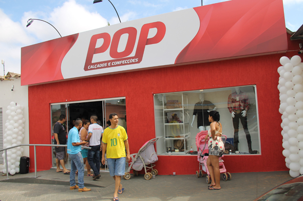 CABECEIRAS: Inaugurada a loja Pop Calçados e Confecções. Veja às fotos -  Rádio Interativa FM - Cabeceiras - GO