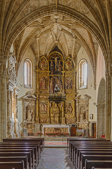 Capilla, Retablo y Mausoleo familia Valdes Salas Colegiata de Salas.Monumento Historico-Artistico