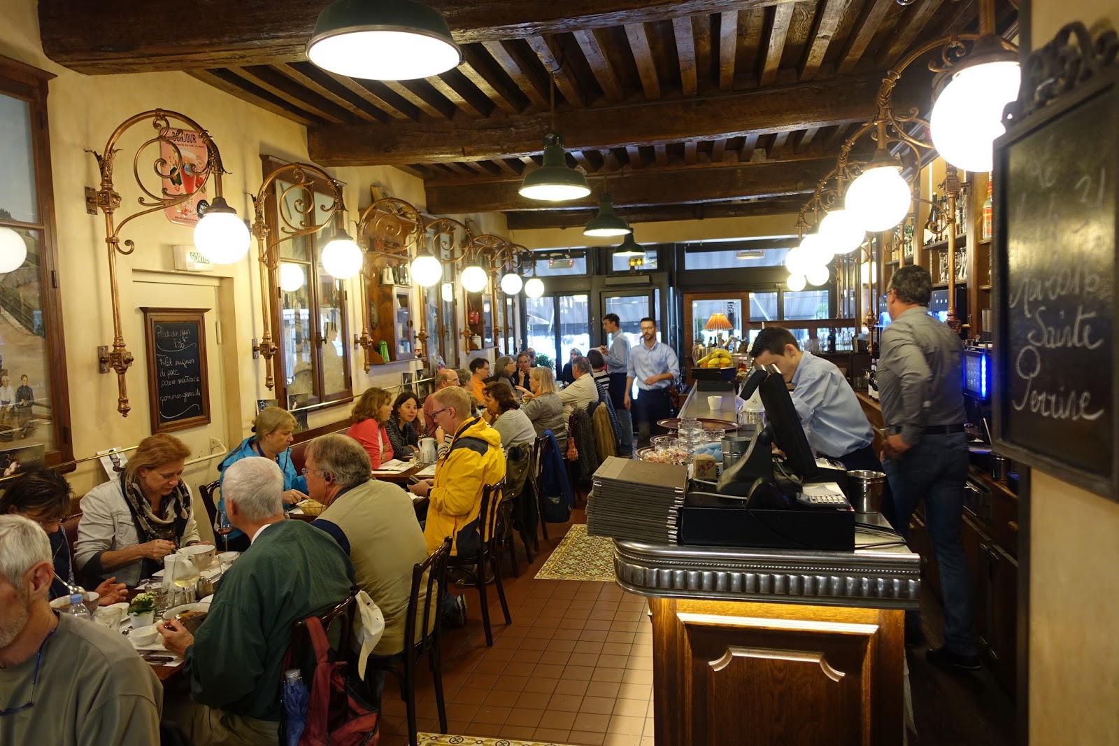 schillerwine Lunch in a Typical French Brasserie Le Carnot in Beaune