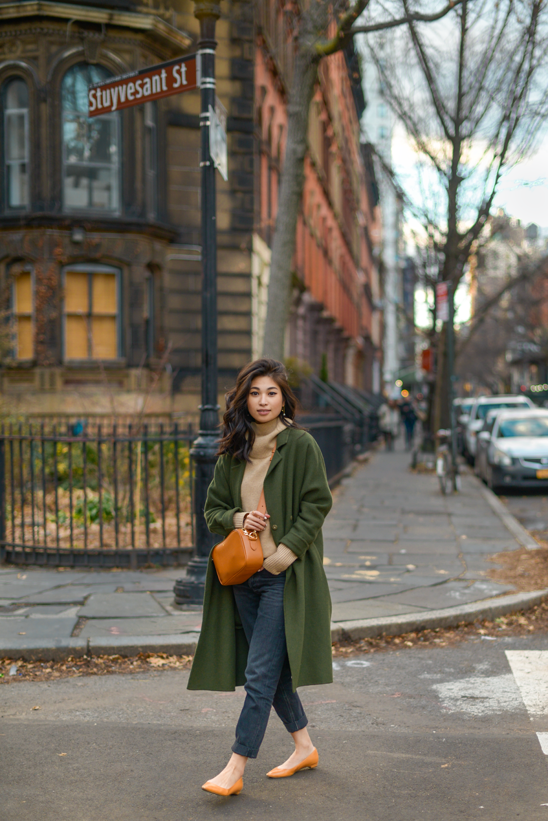 How to Wear Olive Green & Outfits With Olive Green - Polished Closets