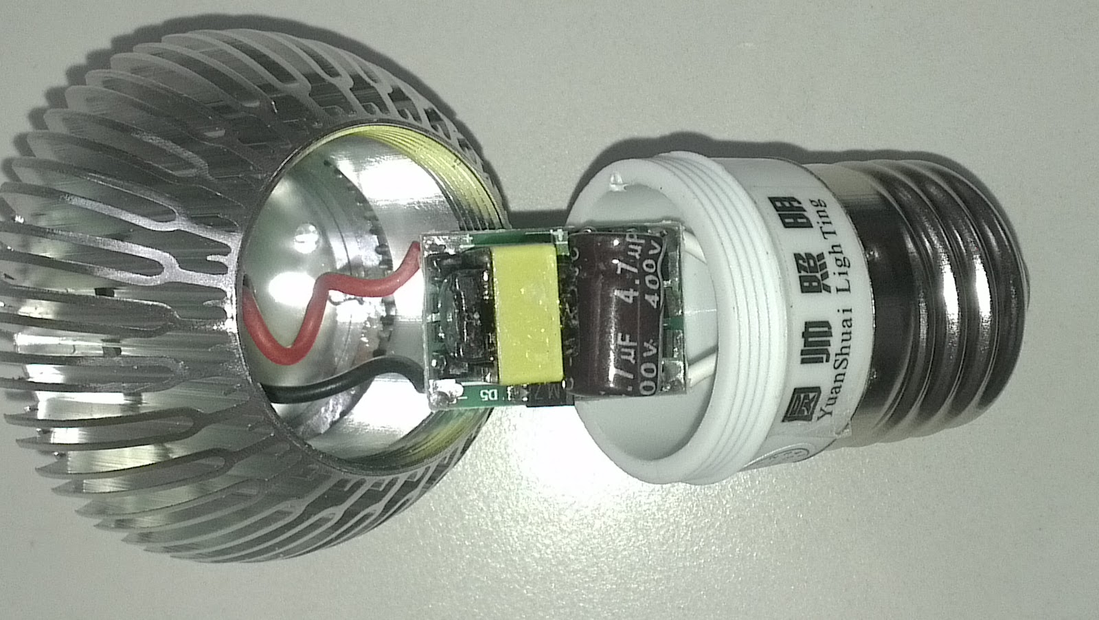 LED Fever: Typical 3 W LED bulb Construction