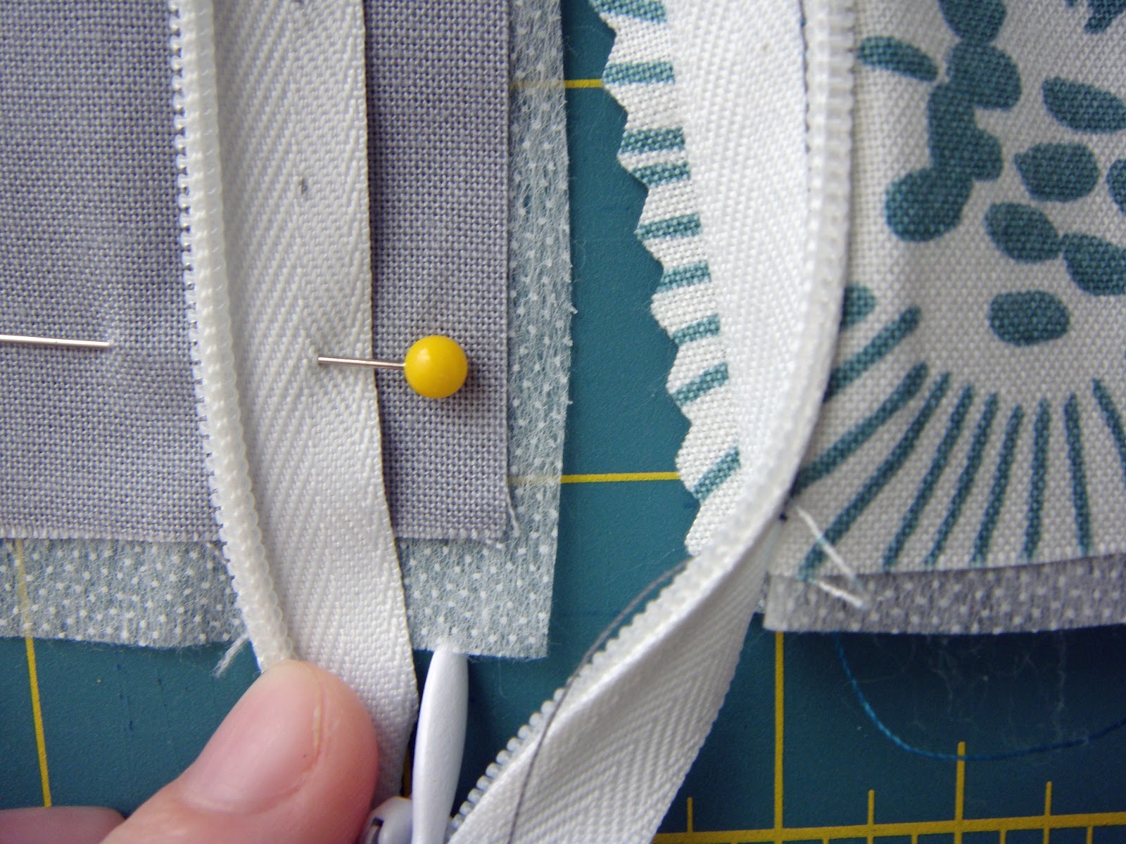 Sew Festive Handmade How to Install an Invisible Zipper in a Pillow