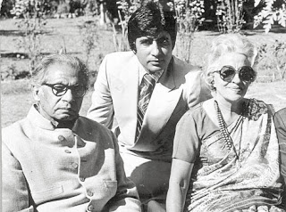 Amitabh Bachchan with father Harivansah Rai and Mother Teji Bachchan