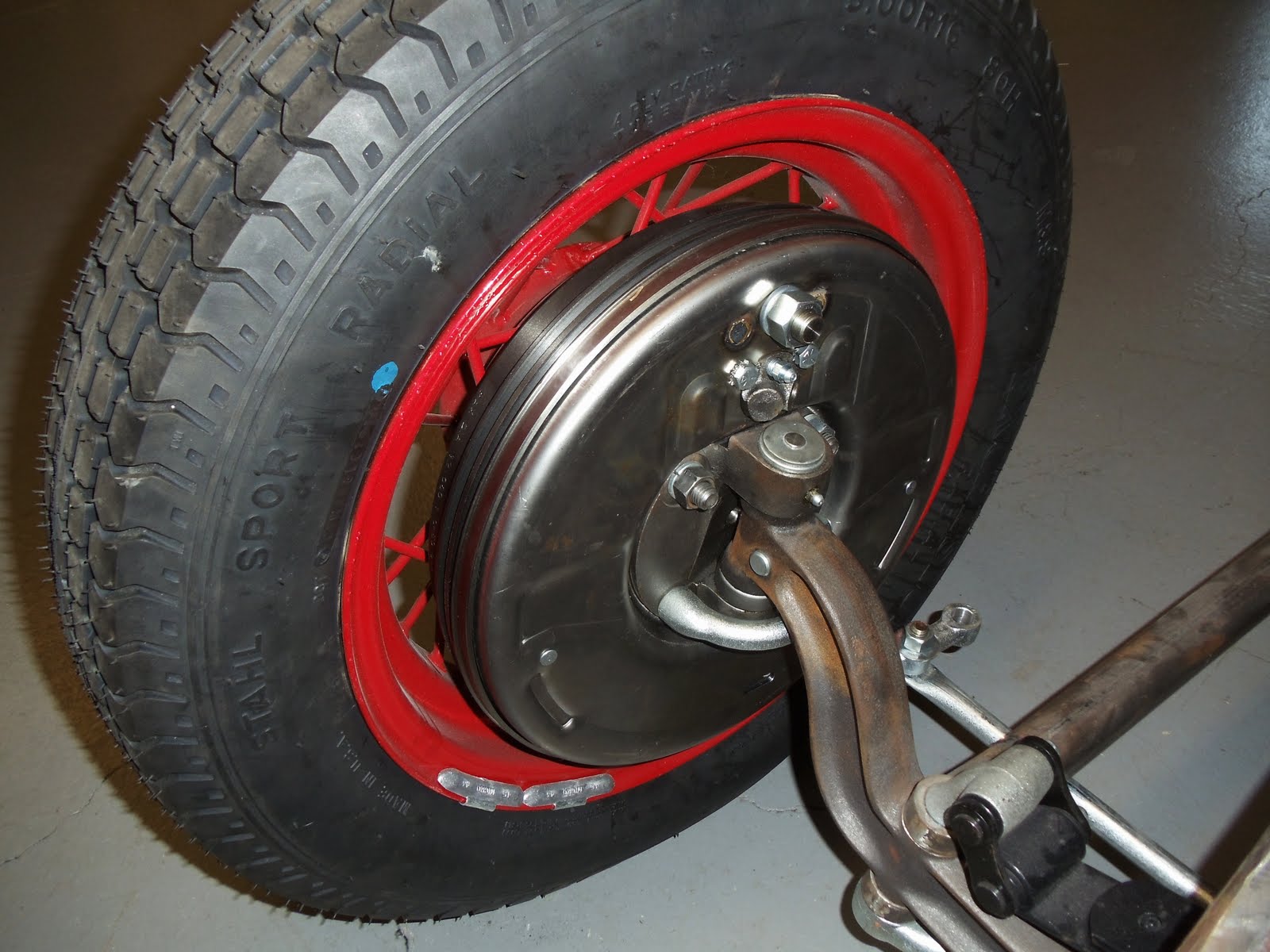 32-ford-traditional-hot-rod-front-brakes