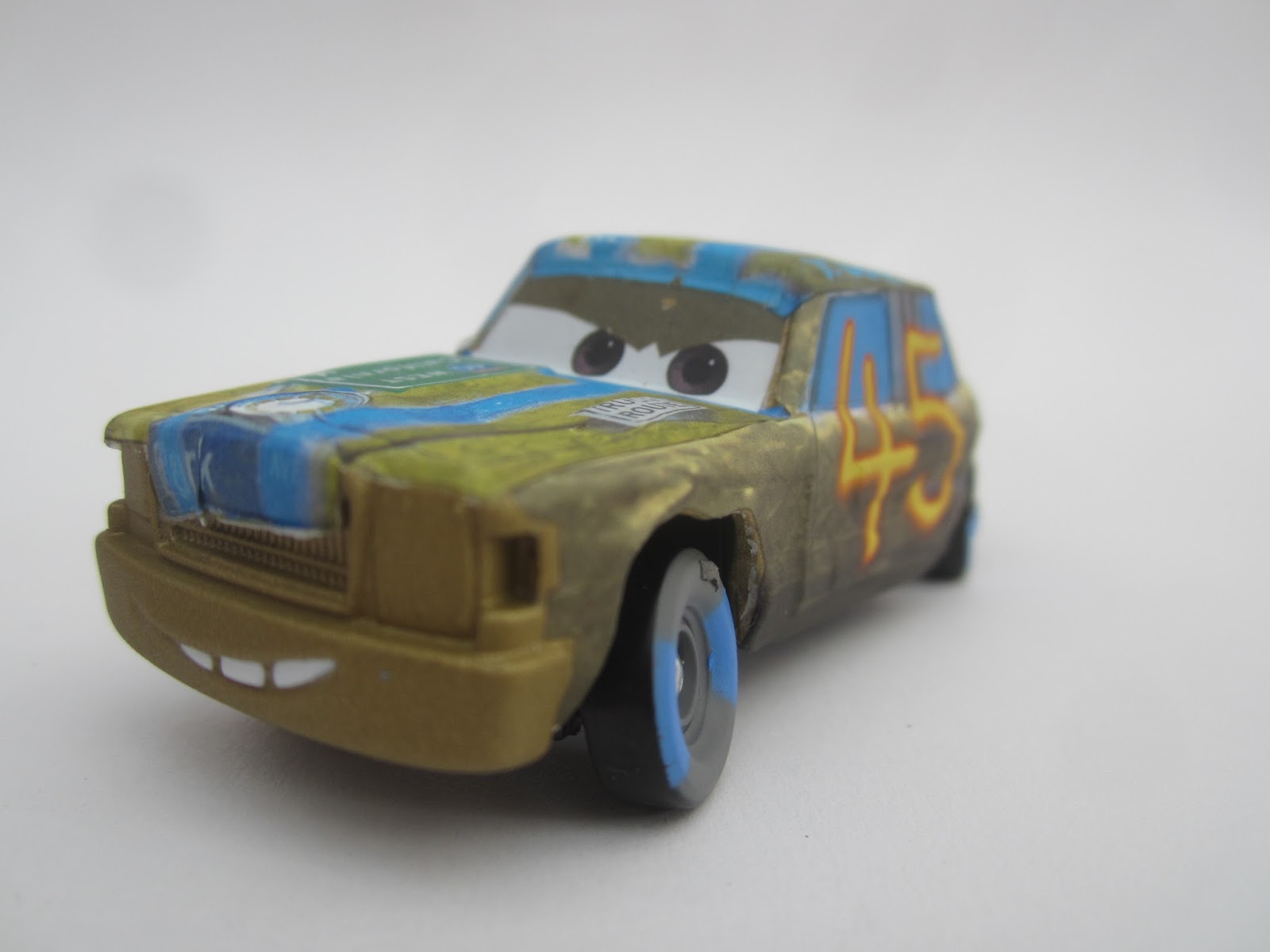 Tango-Mike Squadron: Cars 3 : Les voitures du Thunder Hollow Speedway
