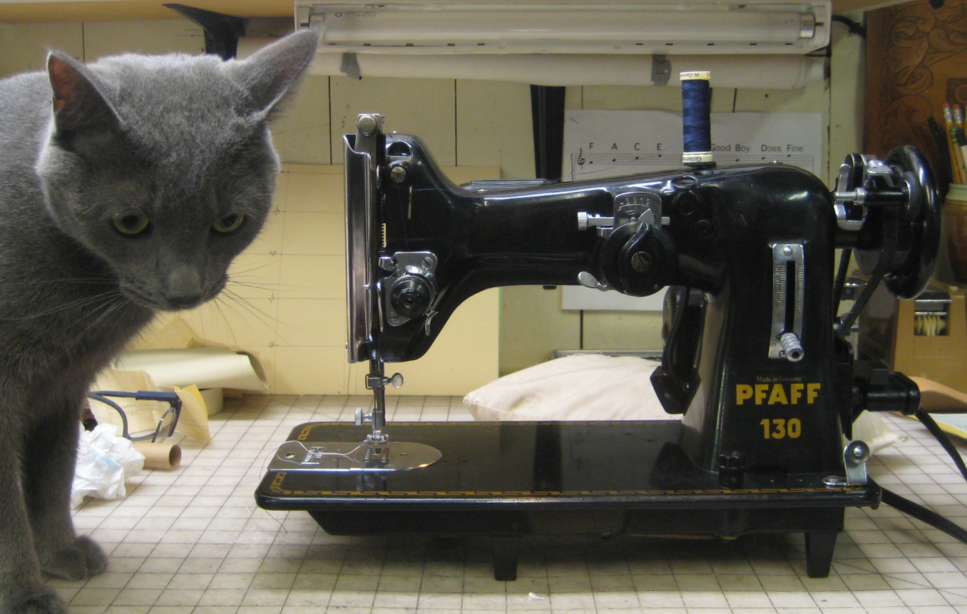 MI Vintage Sewing Machines Pfaff 130 (1952)