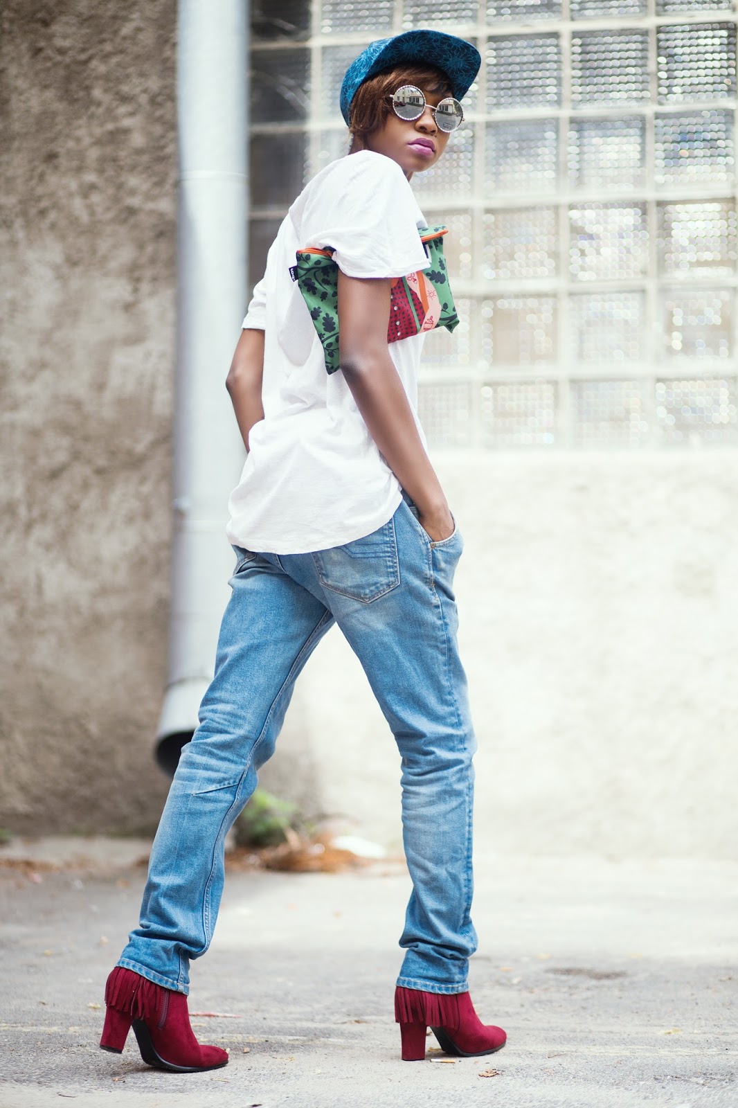 WHITE TEE AND BAGGY JEANS