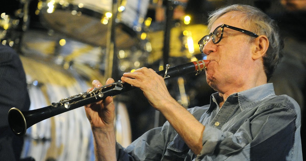 Cinema Smear Woody Allen performing at Carlyle Hotel