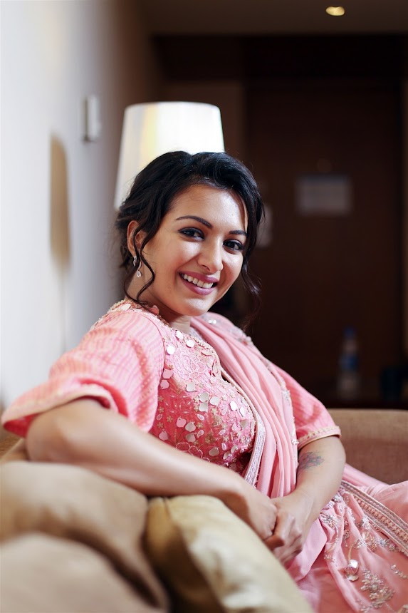 Catherine Tresa in pink saree photos