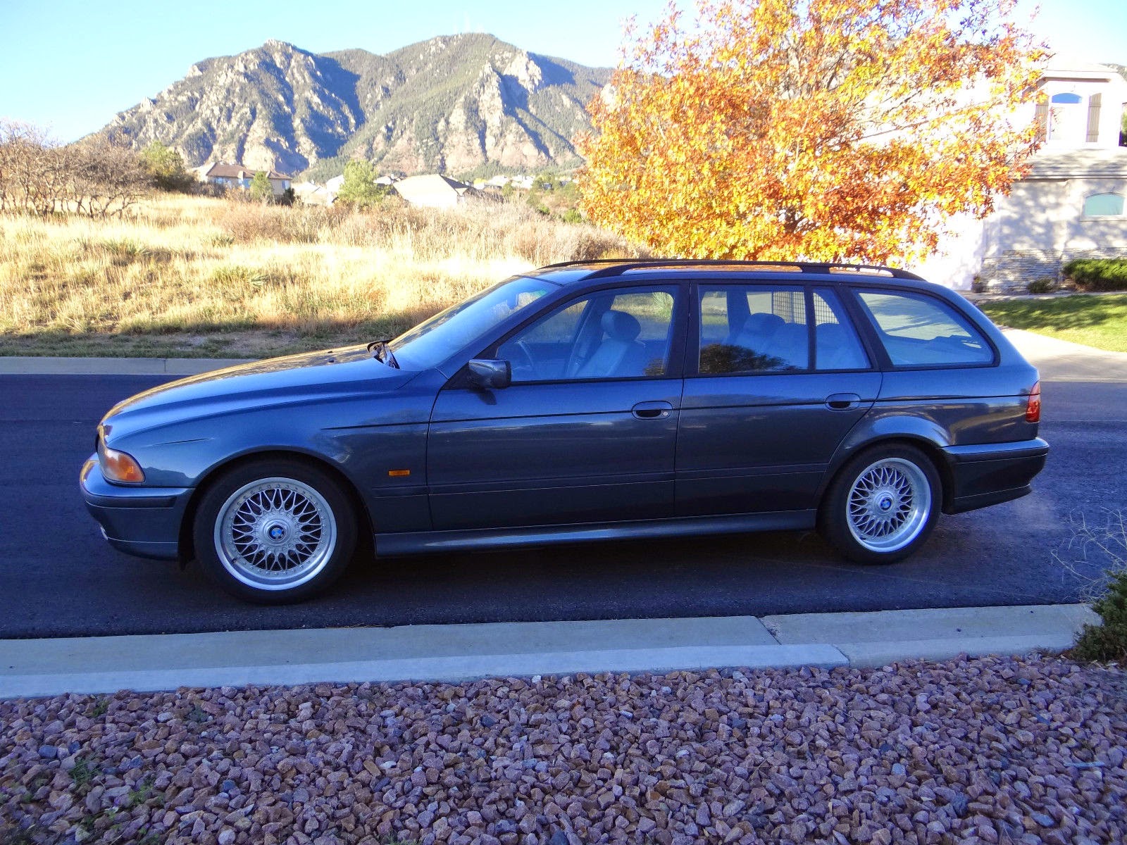 myleshenrywagon-2000-bmw-528i-wagon