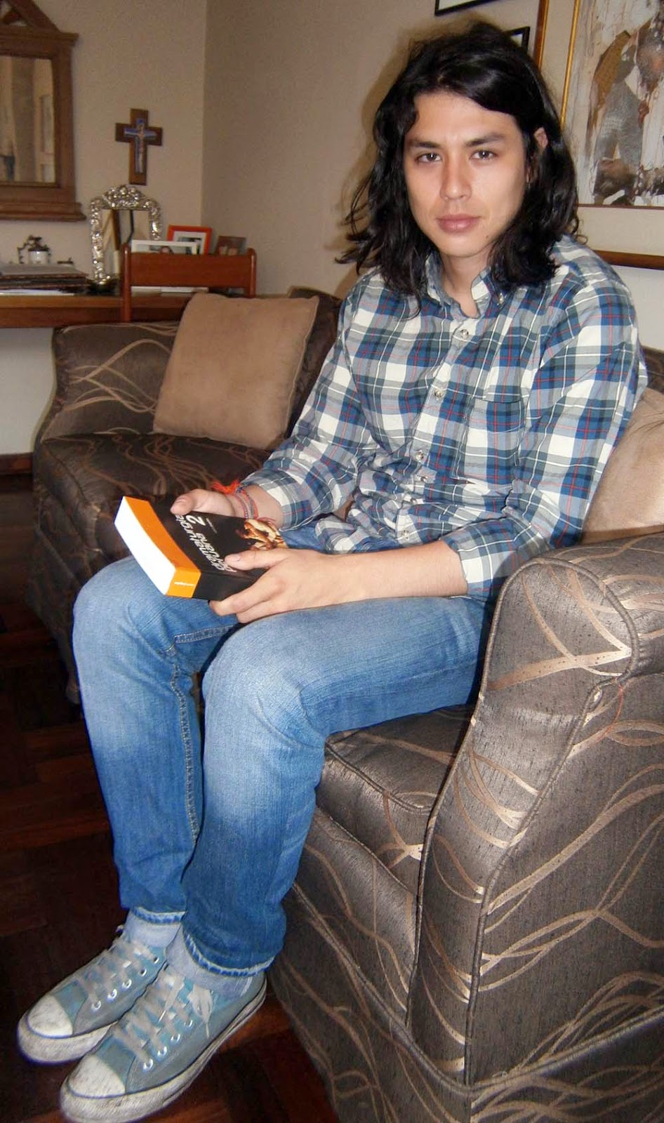 OFICIO CRÍTICO Entrevista RODRIGO CHÁVEZ