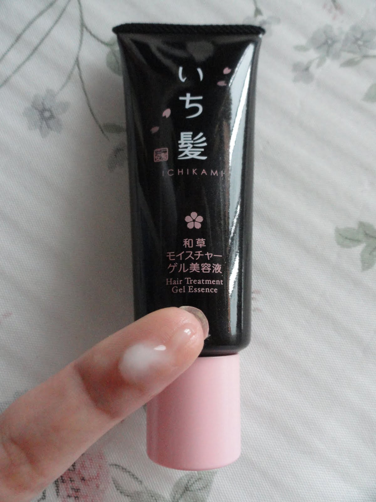Covered in Stardust: Ichikami Hair Treatment Gel Essence