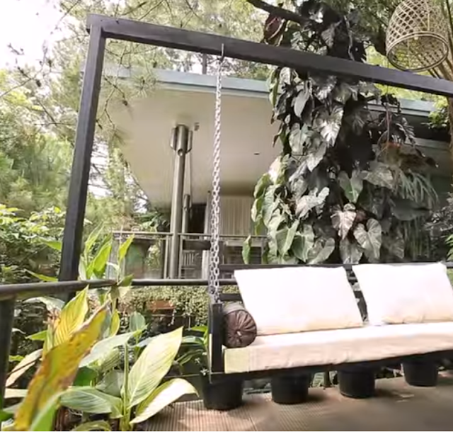 Suaka di Ujung Bukit Suaka di Ujung Bukit