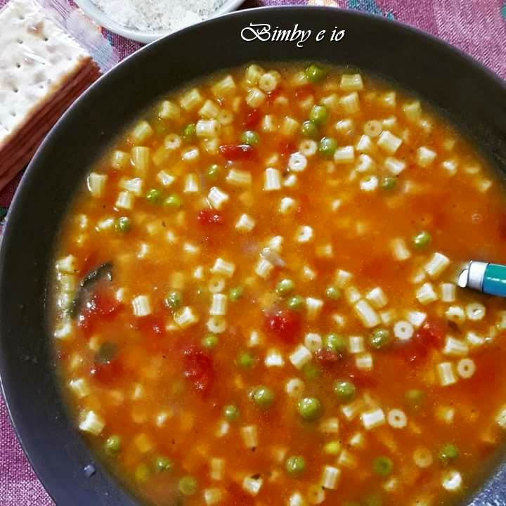 MINESTRA DI PASTA E PISELLI Ricetta ed ingredienti dei Foodblogger