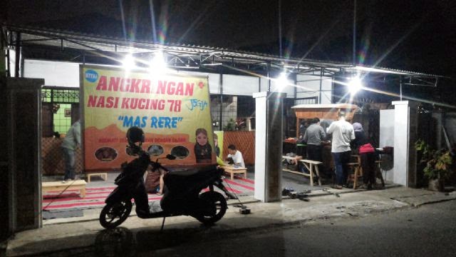 Peluang Usaha Bisnis Modal Kecil Angkringan Nasi Kucing 78