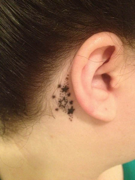 Tatuagens femininas atrás das orelhas Tatuagens femininas atrás das orelhas