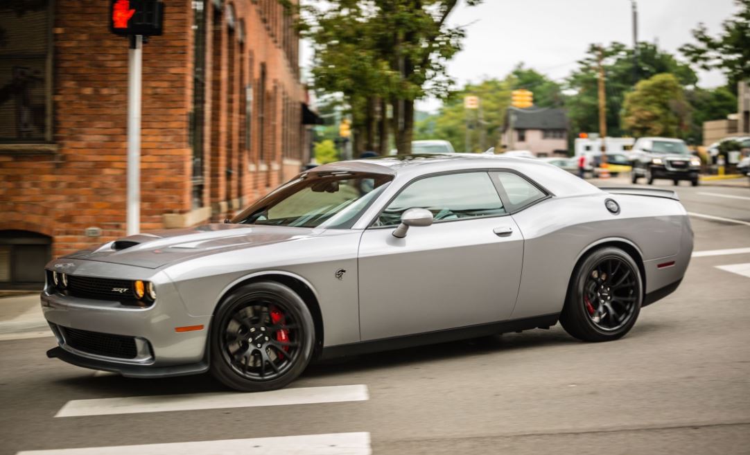 Dodge Challenger srt 2016